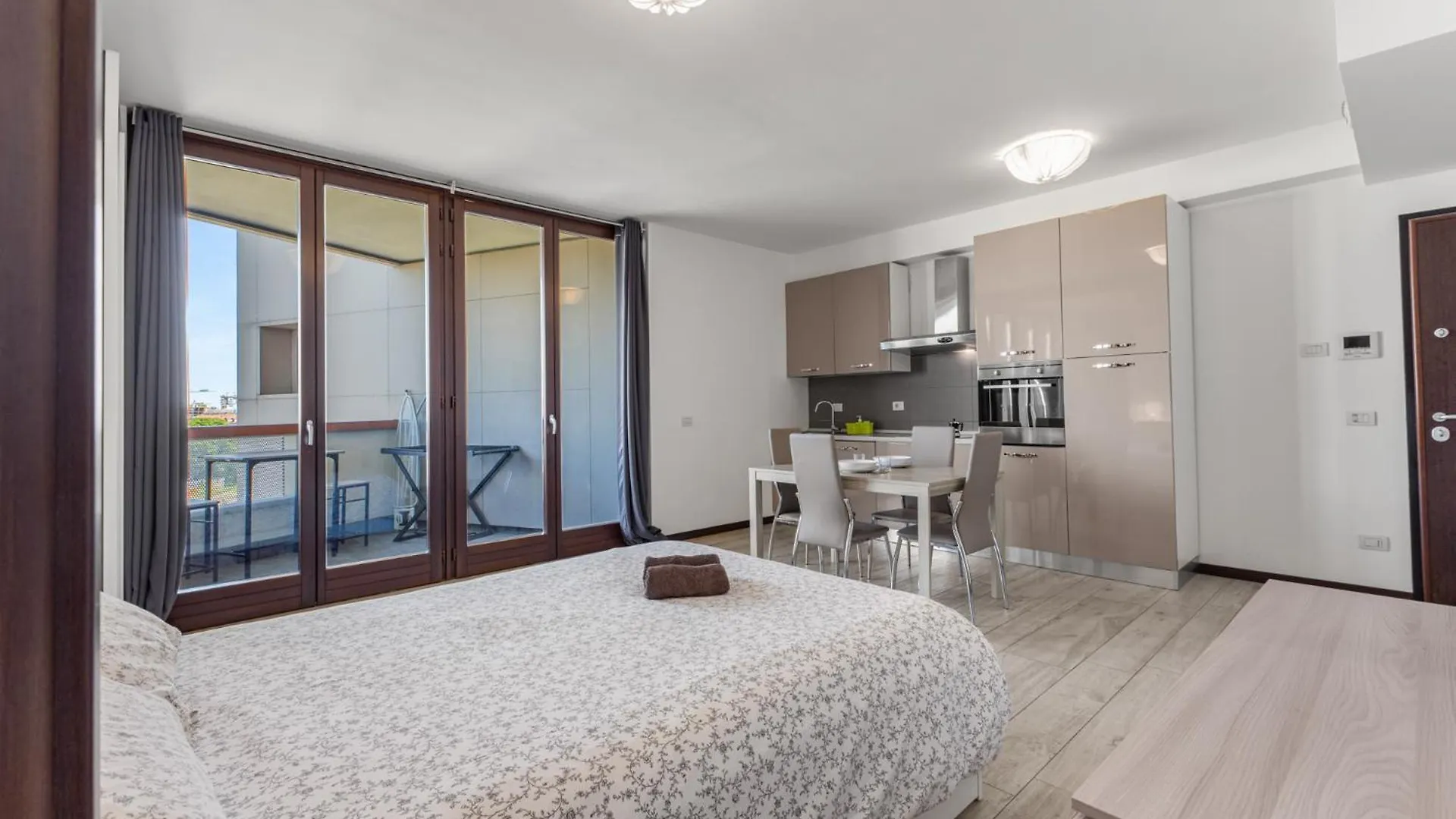 Apartamento Monolocale Con Balcone Self Check In Milano Sempione 0*,